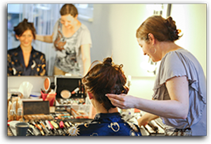 Das Passende Make-Up & Haarstyling können Sie zu jedem Shooting buchen!